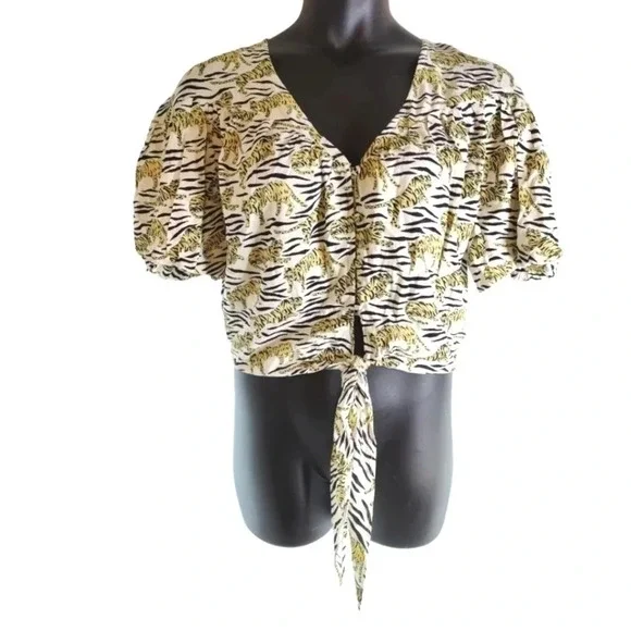 Tiger Crop Top EUC ❤️🐅 - Picture 2 of 15